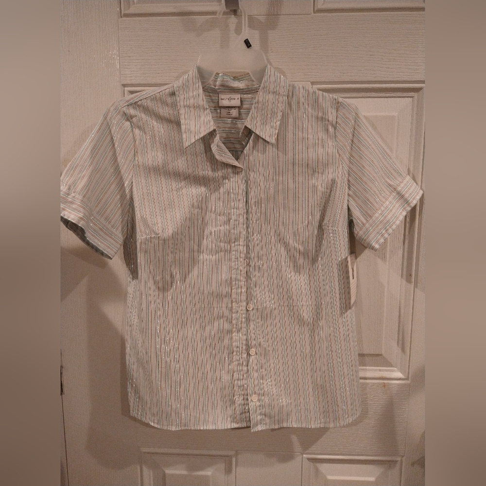 Shirt. Button up. 26 x 16.5